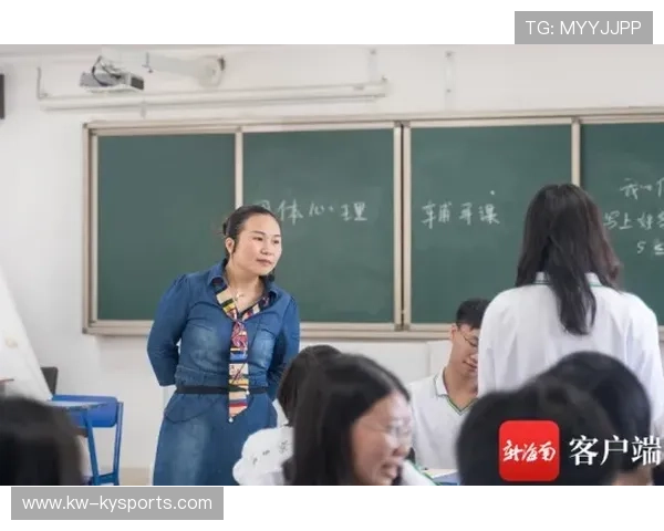 游泳队开设家长课堂普及科学训练与恢复知识，培训游泳家长评语怎么写
